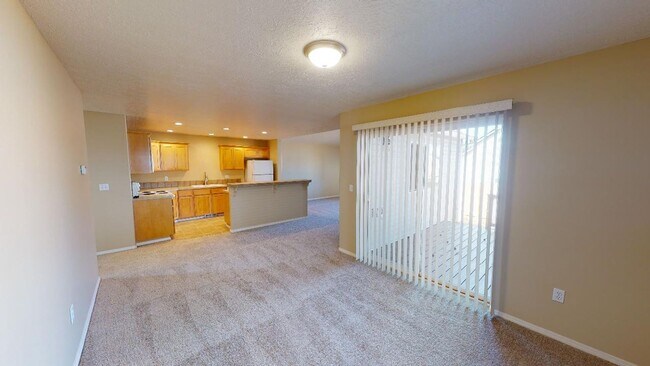 Building Photo - Updated Two Level Home in Sandy with Backyard. Pet Friendly