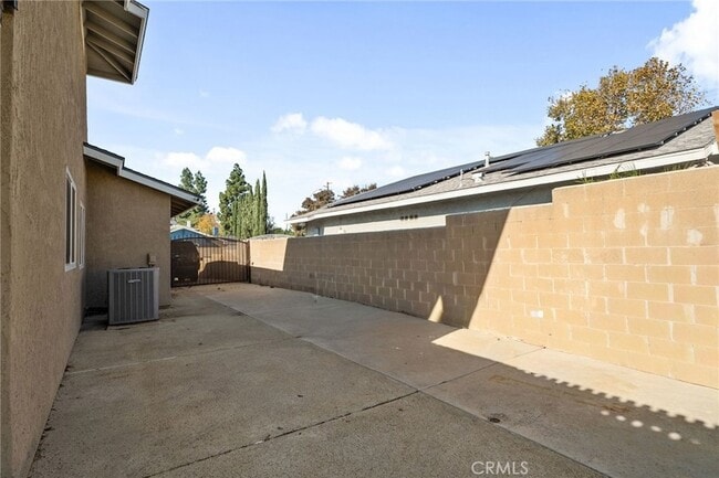 Building Photo - 1456 N Barranca Ave