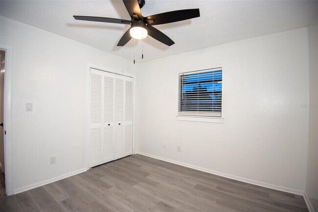 Building Photo - 6440 Greylynne St