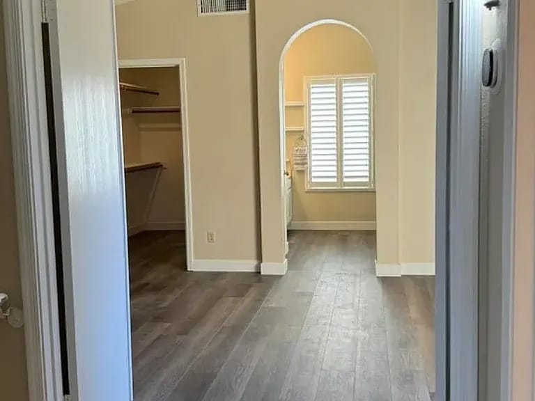 Building Photo - 15002 S 27th Way