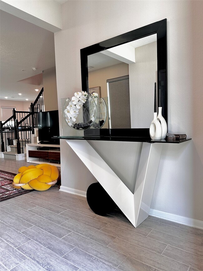 Building Photo - 15811 Copper Oak Ln