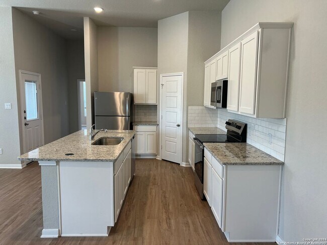 Building Photo - 121 Nespral Dr