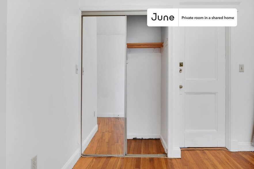 Building Photo - Room in Shared 4 bed/2 bath home