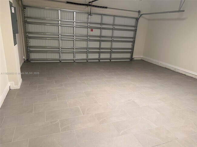 Building Photo - 6364 Tabebuia Pkwy