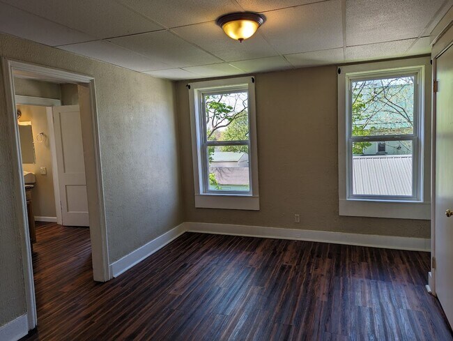 Building Photo - 626 Washington St