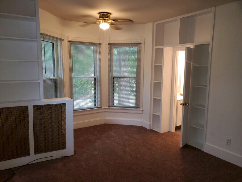 Livingroom - 525 30th St