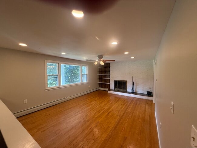 Building Photo - 40 Greenfield Dr