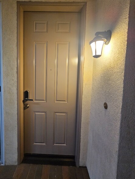 Building Photo - 17168 Newhope St