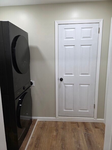 Building Photo - 2135 Masonwood Cir