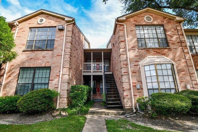 Building Photo - 2255 Braeswood Park Dr