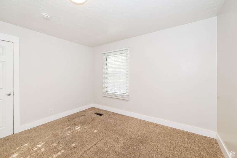 Building Photo - 1074 E 460 S St