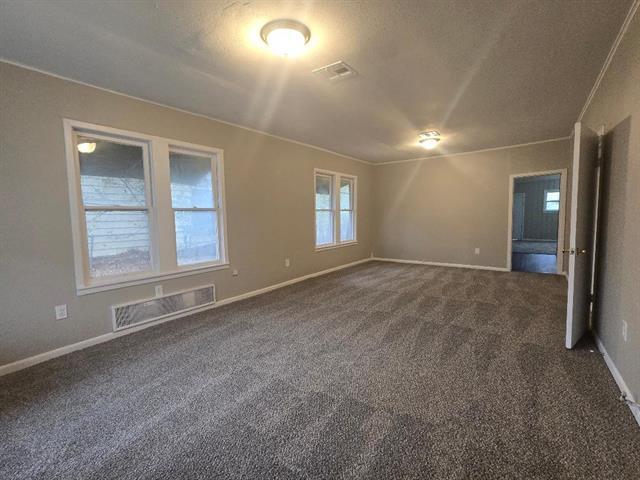 Building Photo - 1126 W 6th Ave