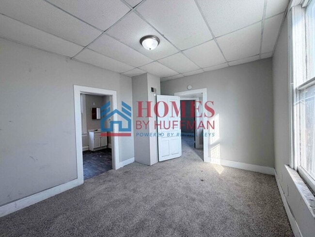 Building Photo - Large Two Bedroom House | Westside
