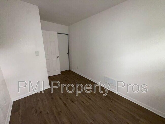 Building Photo - 9031A N 95th St
