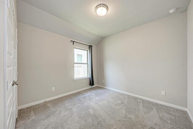 Building Photo - 144 Danielson St