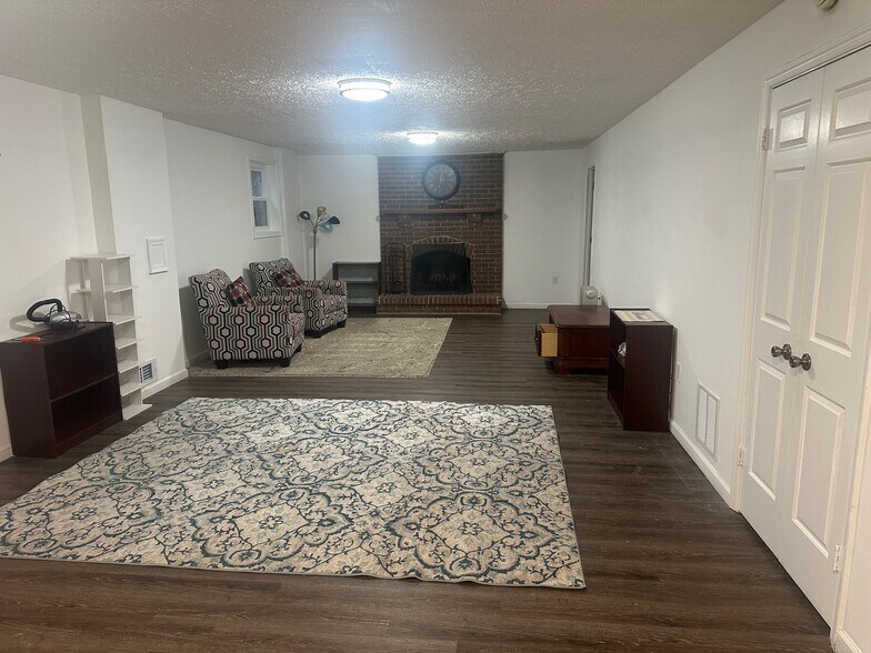 Building Photo - 12747 Franklin Farm Rd