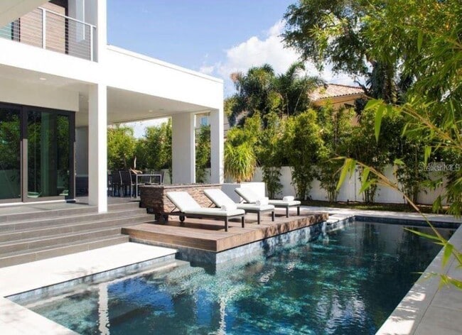 Building Photo - 356 Bayview Dr NE