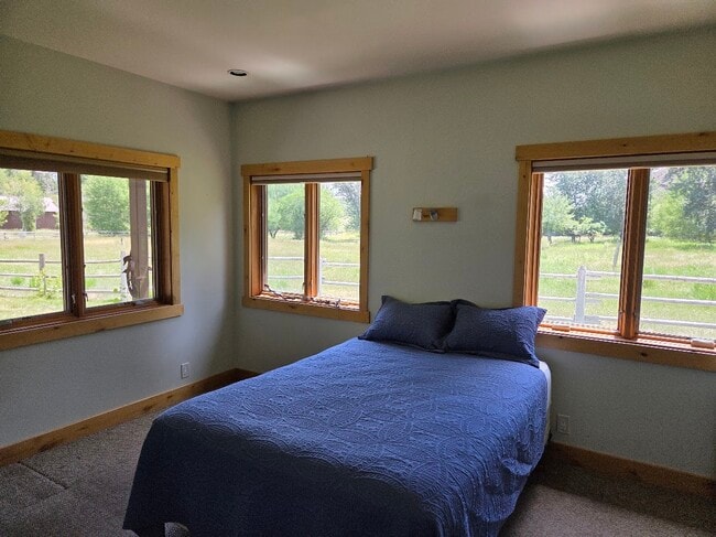 Building Photo - 342 Broadford Rd