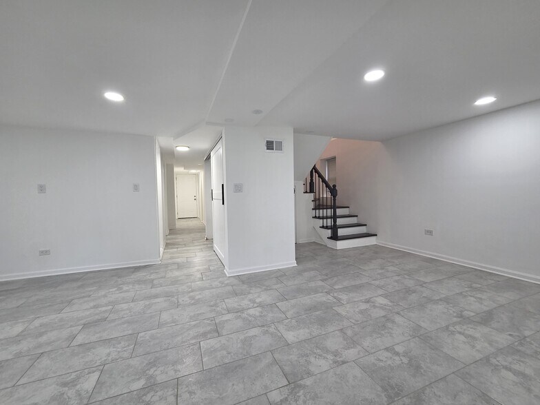 Building Photo - 5207 Galitz St