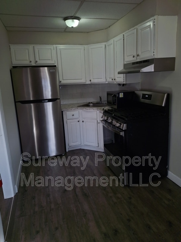 Building Photo - 915 W Browning Rd