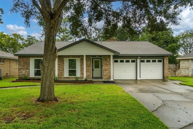 Building Photo - 16110 Reseda Cir