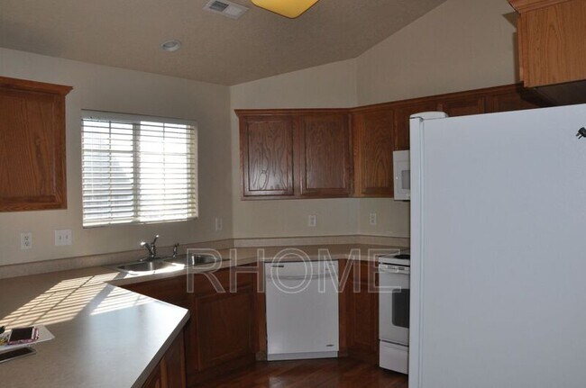 Building Photo - 1705 Westbury Way