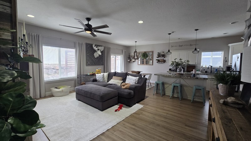 Building Photo - 7862 Sagebrush Ln