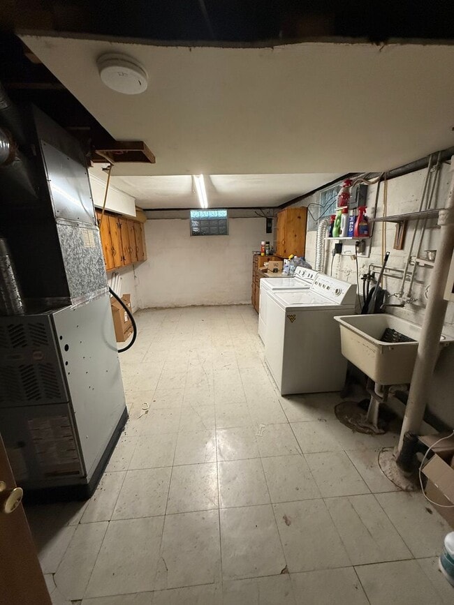 Building Photo - 908 Churchill Cir