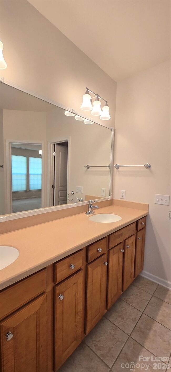 Building Photo - 12051 Dunipace Ct