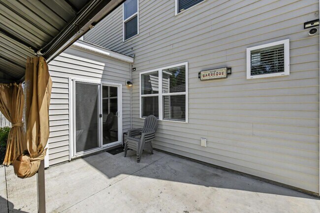 Building Photo - 111 Blossom Wood Ln