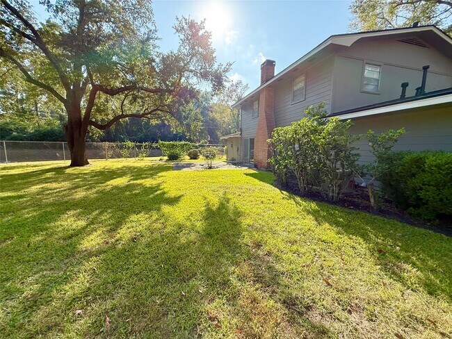 Building Photo - 106 Longacre Dr