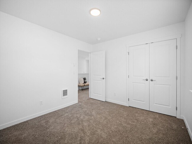 Building Photo - $1,000 CREDIT MOVE IN SPECIAL! Brand New T...