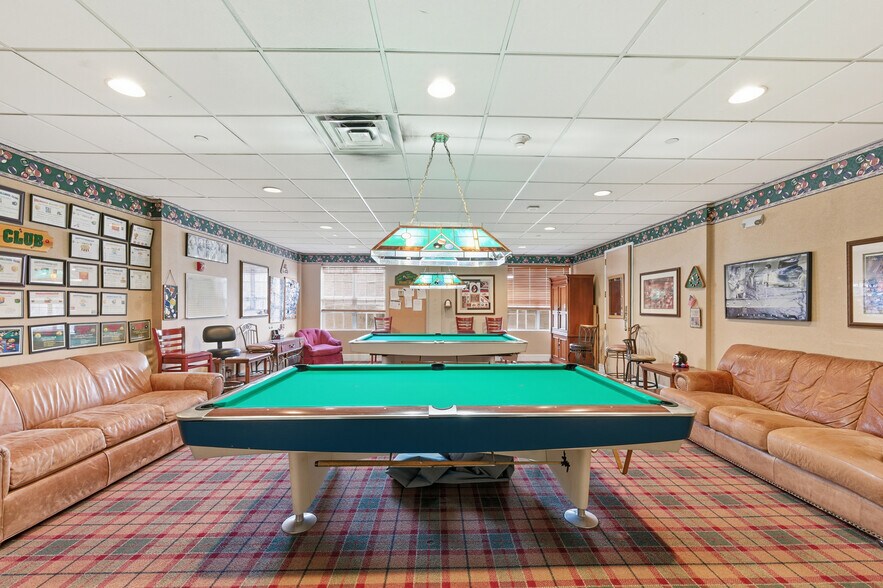 Building Photo - 763 Spring Lake Dr