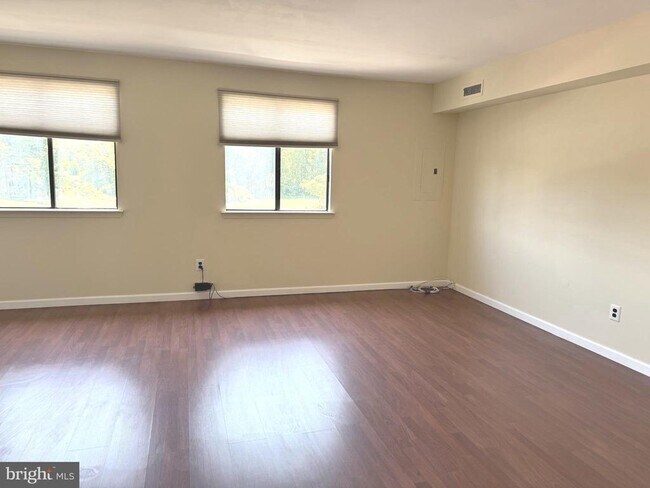 Building Photo - 2031 Jason Dr