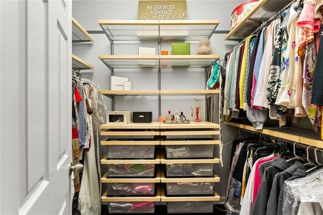 Building Photo - 4324 Laurel Creek Ct SE