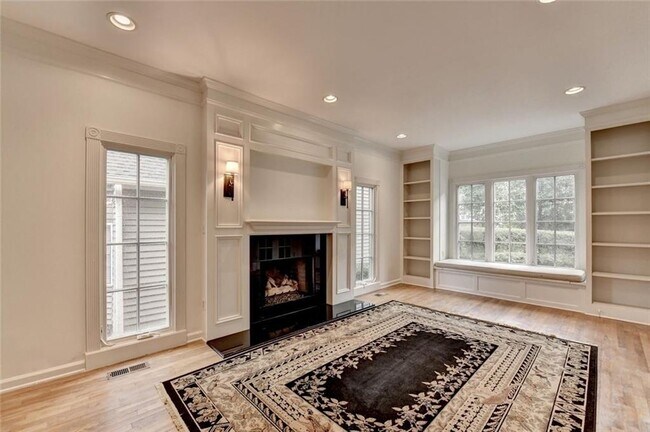 Building Photo - 2611 Briers N Dr