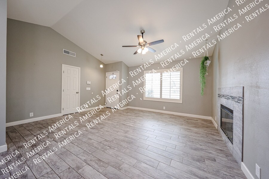 Building Photo - 3922 W Morelos St