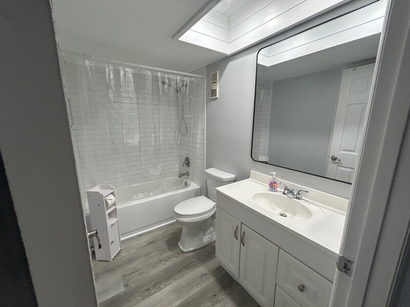 Building Photo - 2369 Walton Cir