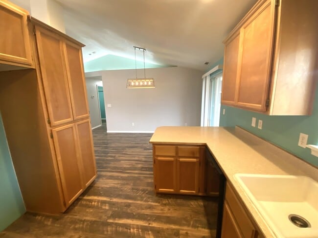 Building Photo - 1414 Pheasant Way