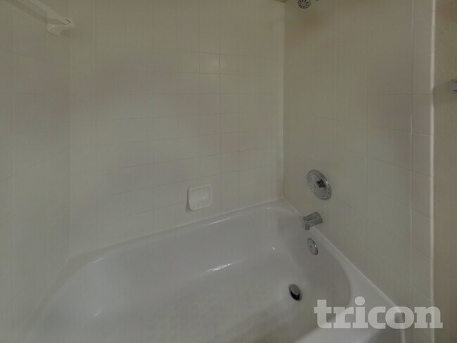 Building Photo - 9346 Black Thorn Loop