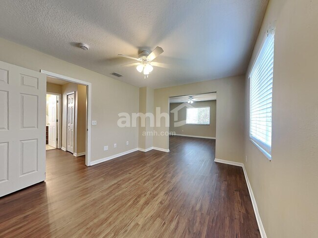 Building Photo - 10808 Candle Stick Ln