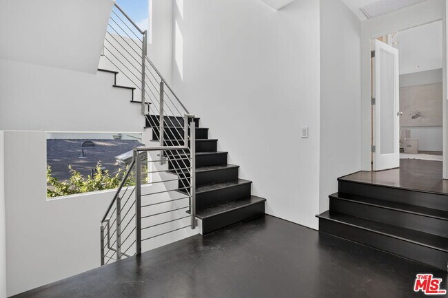 Building Photo - 2425 Clement Ave