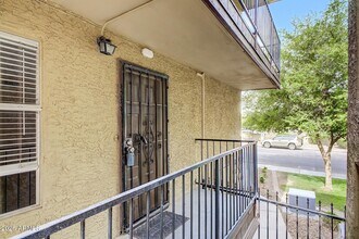 Building Photo - 461 W Holmes Ave