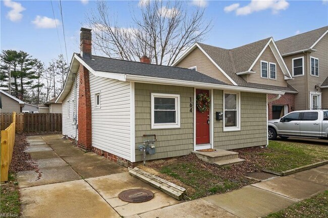 Building Photo - 164 E 317th St