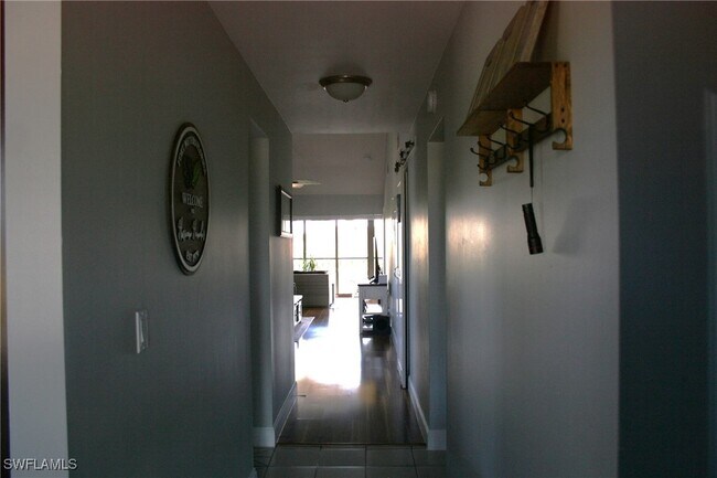 Building Photo - 15160 Riverbend Blvd