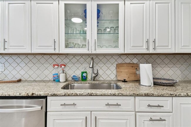 Building Photo - 2822 W Vina Del Mar Blvd