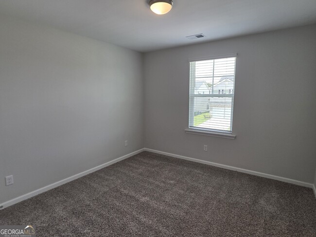 Building Photo - 27 Ashmont St