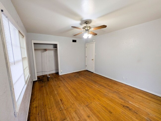 Building Photo - 2307 McKee Dr