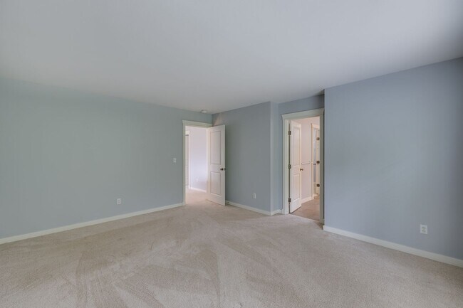 Building Photo - 4 Bedroom PLUS Bonus Room at Carriage Park...