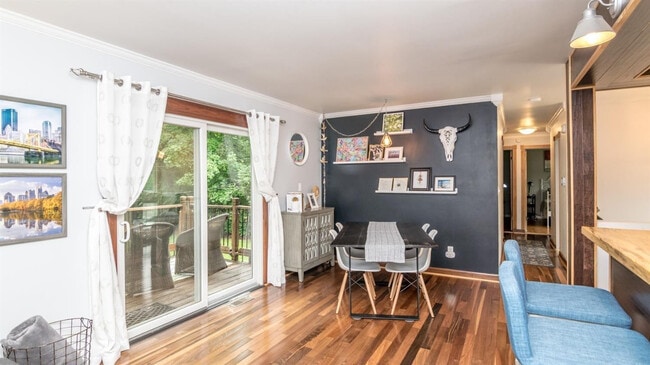 Building Photo - 406 Manor Dr